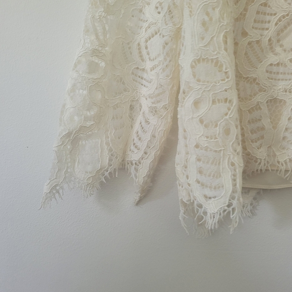 Alexis Waverly Lace Blouse Long Sleeve in Ivory Size Medium - Picture 8 of 16